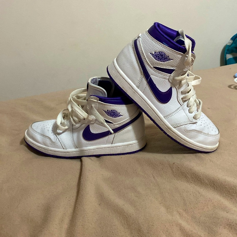 Jordan 1 court purple size 2y
